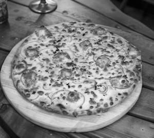 Onion Paneer Pizza [ 8 inch ]