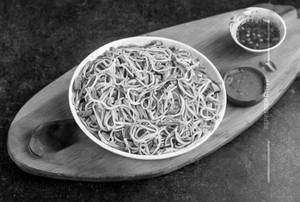 Egg Hakka Noodles