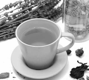 Homemade Weight Loss Drink In with Lemon Honey