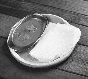 Neer Dosa with Kundapura Chicken
