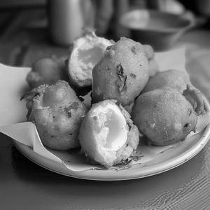 Egg Pakoda  [4 Pcs]