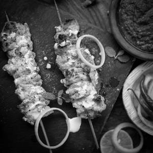 Chicken Lasooni Tikka [8 Pcs]