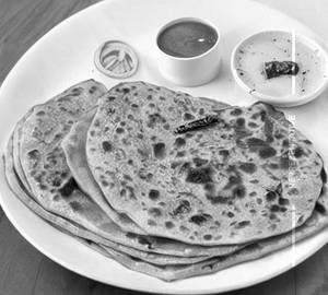 Paneer piyaz paratha