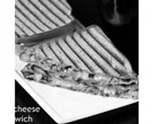 VEG SANDWICH EXTRA CHEESE (GRILLED)