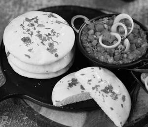 Chole Kulcha
