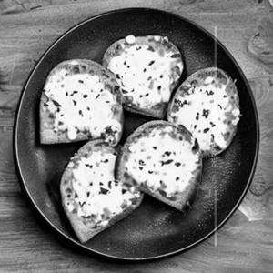 Garlic bread cheese