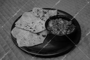 2Pcs Paratha Chicken Kassa