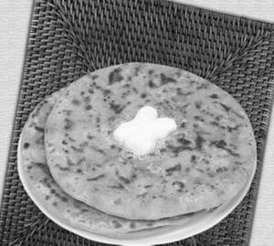 Paneer Paratha (1 Piece)