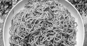 Egg Hakka Noodles