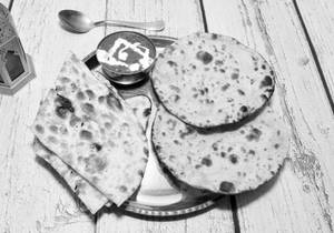 Dal Makhani + 1 Butter Naan