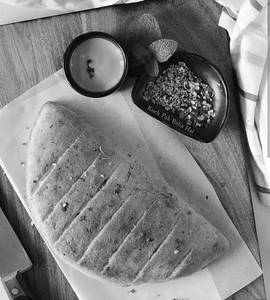 Panner Stuffed Garlic Bread