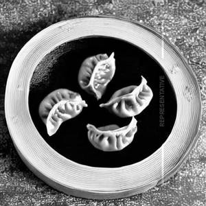 Veg Pan Fried Cheese Momo (10 Pcs)