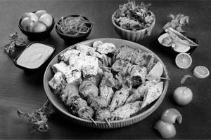 Veg Platter ( 18 Pcs Serves 3-4 Person )