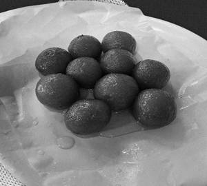 Angoori Gulab Jamun