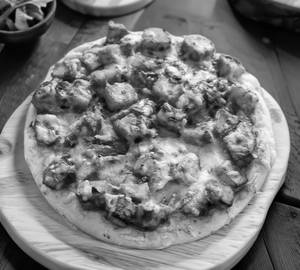 Paneer tandoori pizza