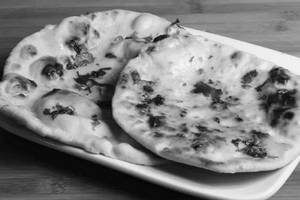 Butter Naan (1 Pc)