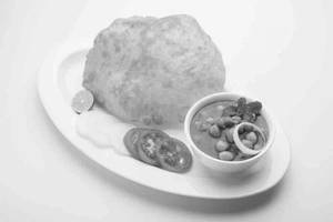 Special Chole Bhatoore (2pc Bhatura)