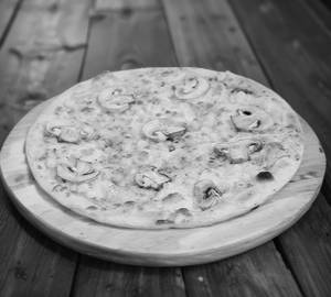 Mushroom sweet corn pizza