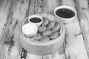 Veg Whole Wheat Momos [8 Pcs]