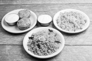 Kande Pohe + Sabudana Vada + Sabudana Khicadi