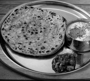 Grand Maha-Mix Paratha (Aloo-Pyaj-Paneer)