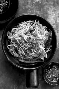 Chilli Garlic Mushroom Noodles