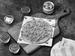 Chicken Keema Pizza (8 Inches, Thin Crust)