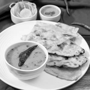 2 Naan With Chole