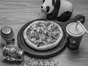 Cheese Paneer Pizza +Corn Pizza [7 inches] +Stuffed Garlic Bread + Dip