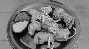 Veg Achari Momos 10 pc