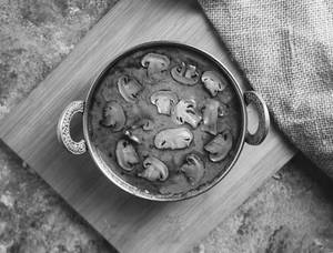 Chilly Mushroom Gravy
