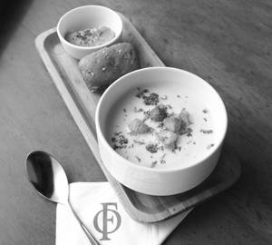 French Garlic, Parsley Croutons Soup 