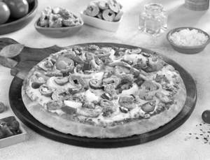 Exotic Chicken Pizza
