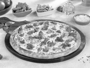 Tandoori Chicken Tikka Pizza