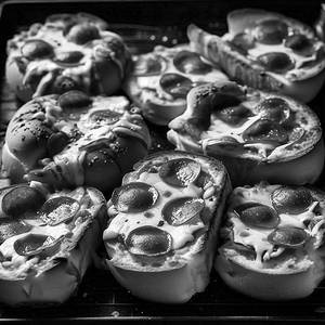 Cheesy Chicken Pepperoni Garlic Bread (8 Slices)