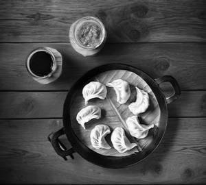 Paneer Tikka Momos Red Chilli Sauce [6 Pieces ]