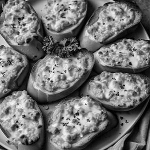 Cheese & Chilli Paneer Garlic Bread (8 Slices)