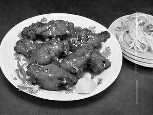Chicken Wings (Mild Bbq /Spicy Garlic Ghost /Pepper Dozen)