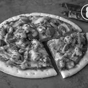 Achari Paneer Pizza