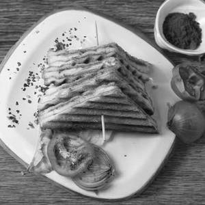 Chilly cheese grill sandwich