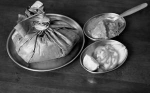 Kizhi Katiya Elai Parotta Chicken [3 Layer]