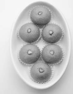 Besan Laddu