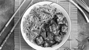 Chilli Paneer With Noodle 