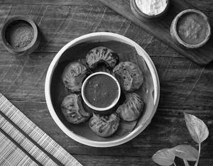 Chicken Tandoori Momos [6 Pieces]