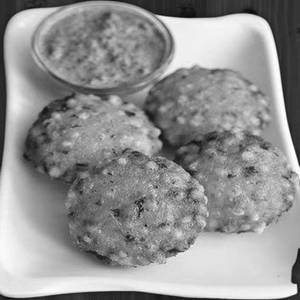 Sabudana Vada Plate