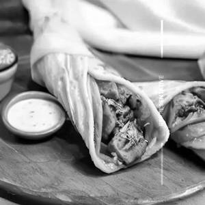 Chicken Lasooni Roll