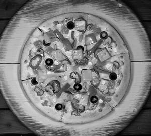Veg overloaded pizza
