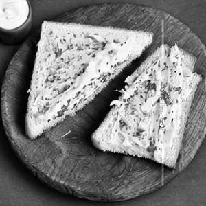 Garlic Egg Sandwich