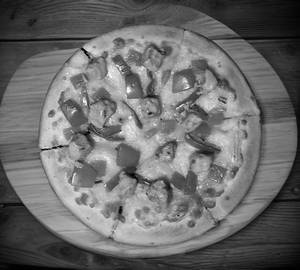 Peri peri paneer pizza