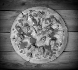 Teekha paneer pizza